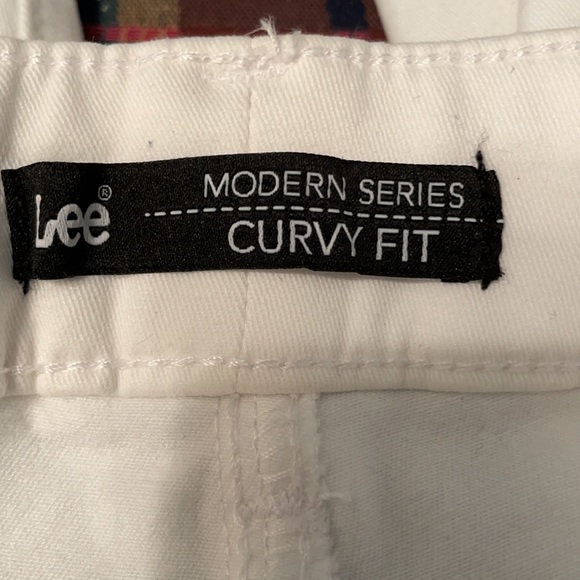 NWT Lee Capri Curvy Fit No Gap Waist Women’s White Jeans “Coastal Grandma” Sz 10 - Picture 5 of 8